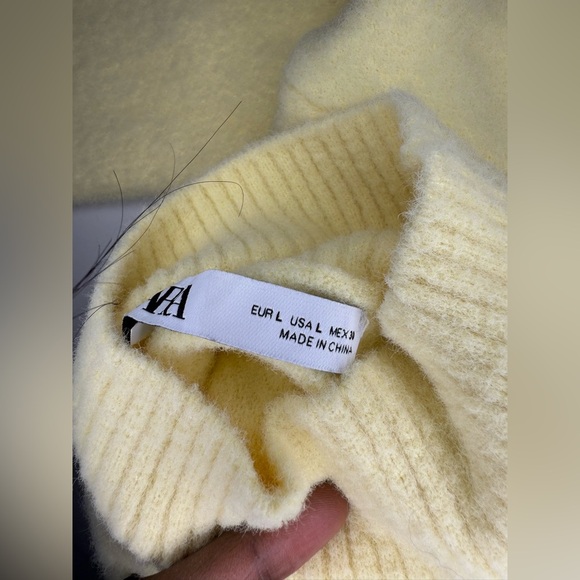 Zara Sweater Size L - Picture 5 of 6